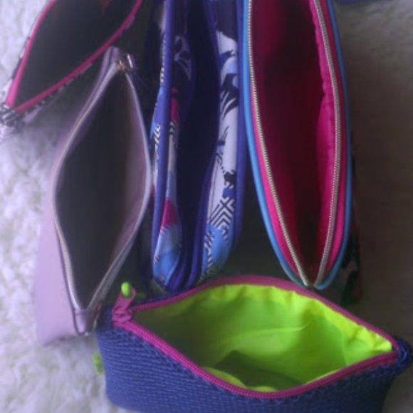 MIxed Lot of Makeup Bags - Picture 2 of 3